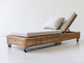 Sonnenliege aus Polyrattan 200x75x95 cm - Naturbraun und Creme - Verstellbare Rückenlehne mit Rollen